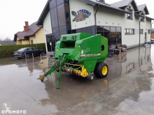Presse à balles rondes John Deere 575