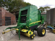 Presse à balles rondes John Deere