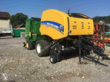 Presse à balles rondes New Holland
