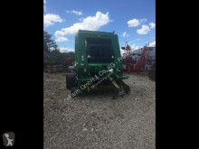Presse à balles rondes John Deere