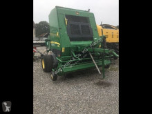 Presse à balles rondes John Deere