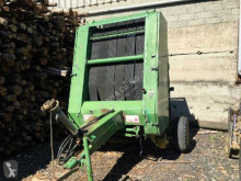 John Deere Pressa per balle tonde usato
