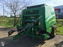 Presse à balles rondes John Deere
