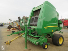 Presse à balles rondes John Deere