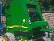 Presse à balles rondes John Deere