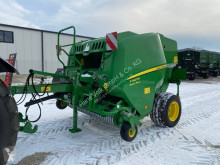 Presse à balles rondes John Deere F441M
