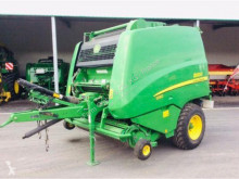 Presse à balles rondes John Deere