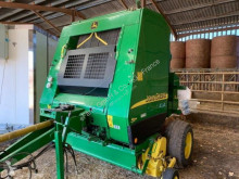 Presse à balles rondes John Deere
