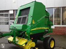 Presse à balles rondes John Deere