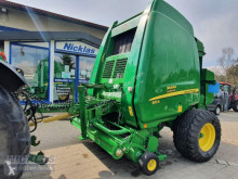 Presse à balles rondes John Deere 864