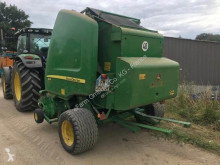 Presse à balles rondes John Deere