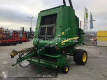 John Deere Pressa per balle tonde usato