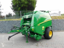John Deere Round baler