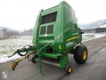 John Deere Pressa per balle tonde usato