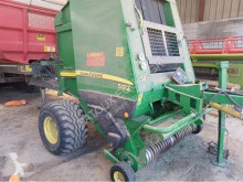 Presse à balles rondes John Deere 592