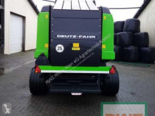 Kosenie lúk a sušenie sena lis na hranaté balíky Deutz-Fahr Varimaster 590