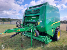 Kosenie lúk a sušenie sena Lis na okrúhle balíky John Deere 990