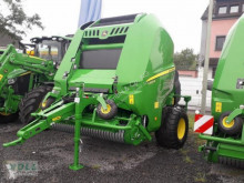 Yuvarlak balya presi John Deere V 451 M