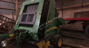 Presse à balles rondes John Deere