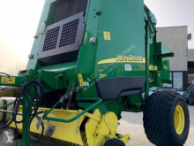 Presse à balles rondes John Deere