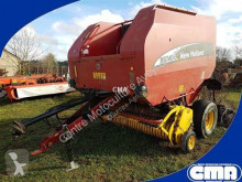 Presse à balles rondes New Holland BR740