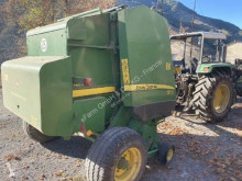 Presse à balles rondes John Deere