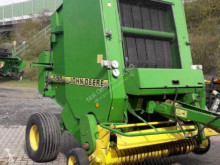 Presse à balles rondes John Deere 590