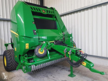 Atadeira de fardos redondos John Deere