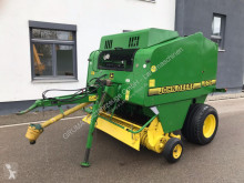 Lis na kulaté balíky s pevnou komorou John Deere 575