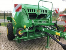Presse à balles rondes John Deere