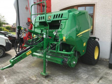 Presse à balles rondes John Deere