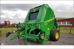 John Deere Rundballenpresse V451M