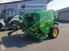Presse à balles rondes John Deere F441M