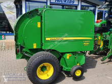 Presse à balles rondes John Deere F440E