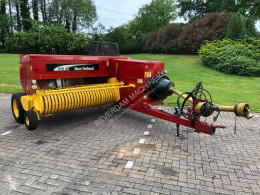 Kosenie lúk a sušenie sena lis na hranaté balíky New Holland 575