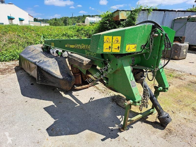 Henificación John Deere 331