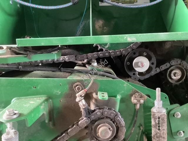 Henificación John Deere V451M