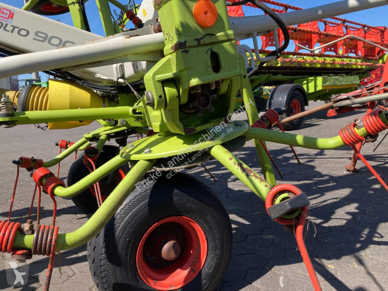 Henificación Claas  Volto 900