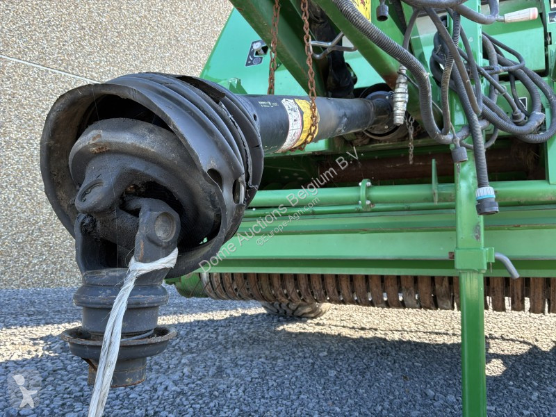 Fenaison John Deere V461M