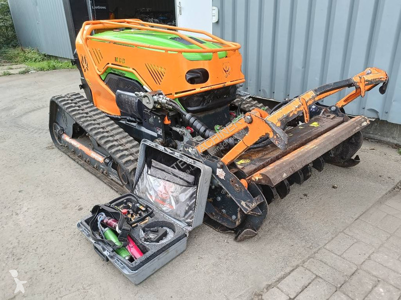Senoseč  LV600 PRO remote control mower robot...