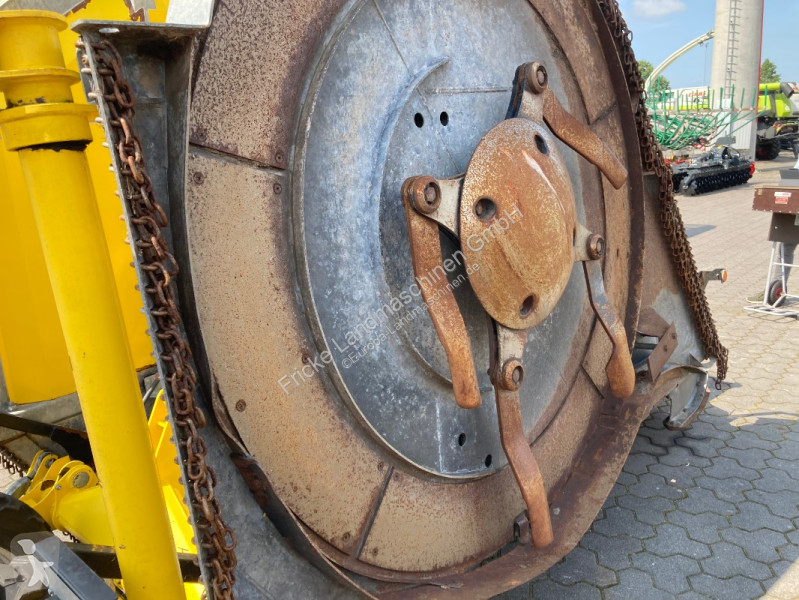 MZ 6000 landscaping equipment