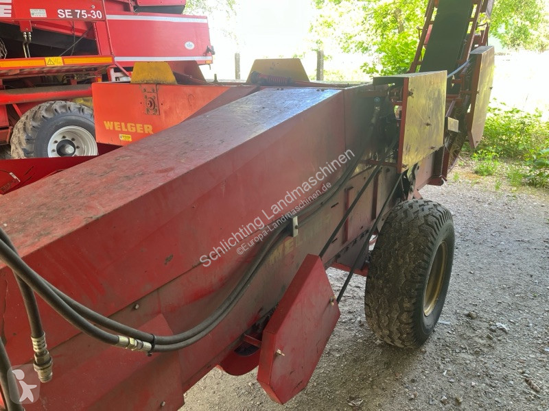 Welger  AP45 haymaking