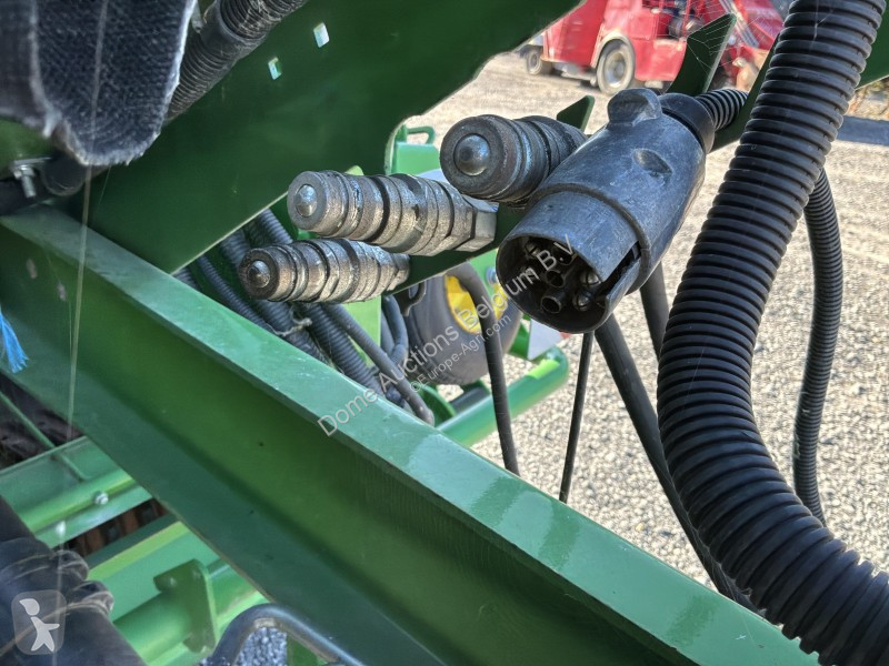 Fenaison John Deere V461M