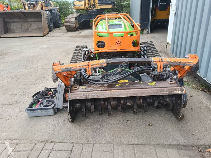 Senoseč  LV600 PRO remote control mower robot...