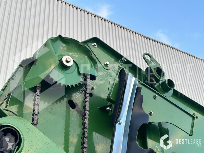Henificación John Deere V461M