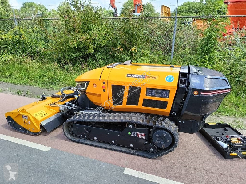 Hooien  Robocut RC56 robot remote maaier mower...