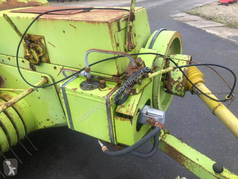 Claas  Markant 50 haymaking