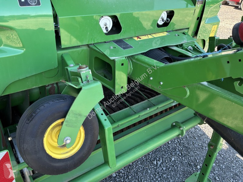 Fenaison John Deere V461M