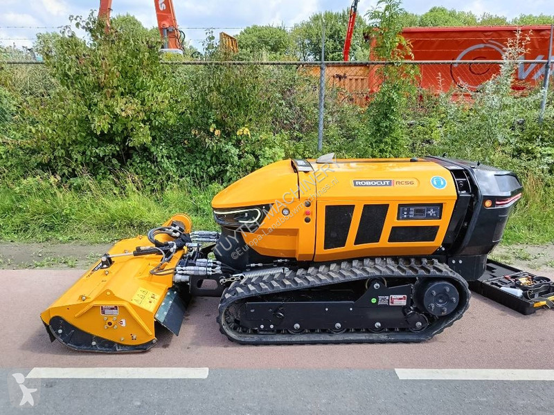 Hooien  Robocut RC56 robot remote maaier mower...