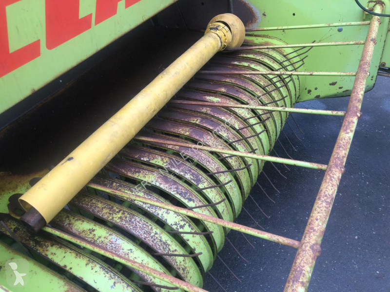Claas  Markant 50 haymaking